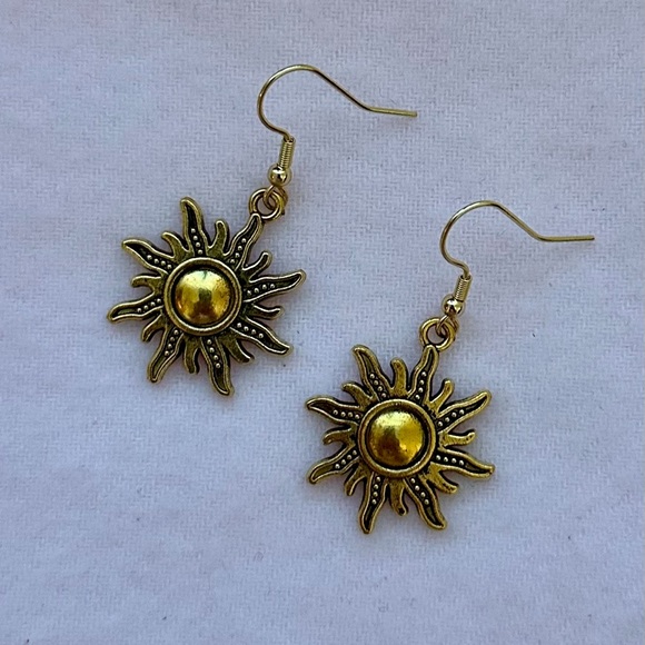 Sun Pendant Necklace and Earrings Set Gold Tone Stainless Steel Chain New - Picture 11 of 12